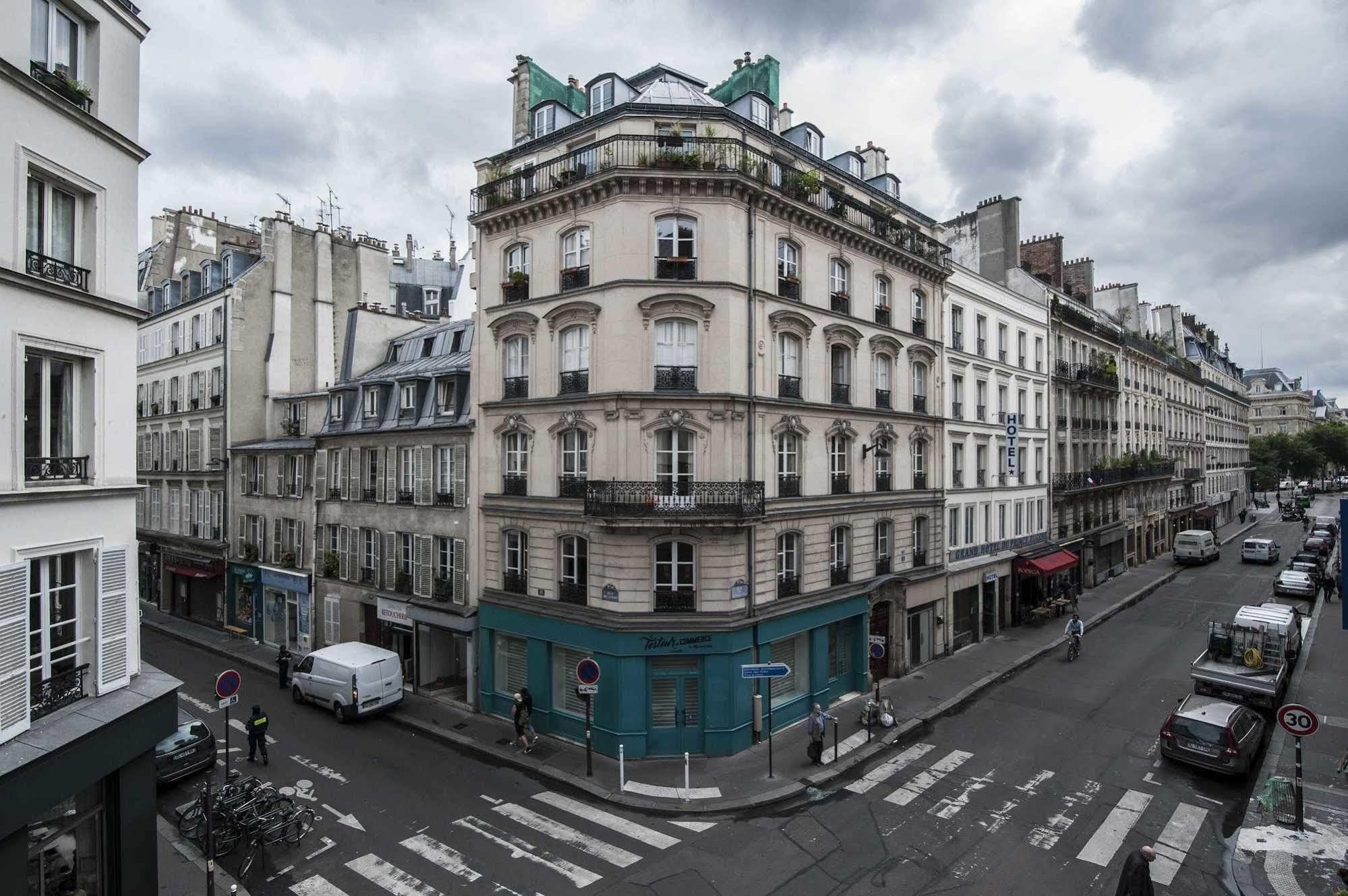 3国酒店 巴黎 外观 照片